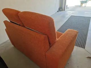 Sofá de 2 plazas en tela naranja