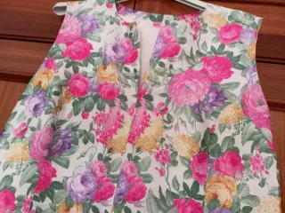 Vestido morado con flores