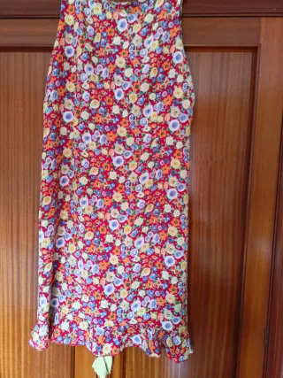 Vestido morado con flores