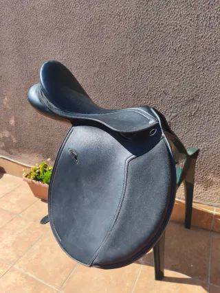 Montura Salto Fouganza Negra