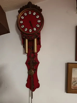Reloj de Pared Antiguo Rojo y Dorado