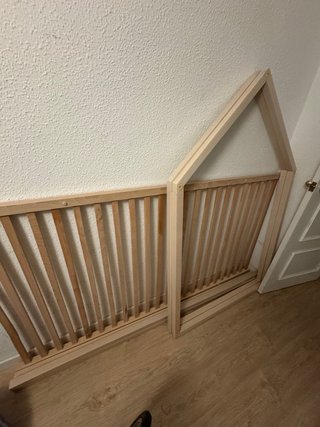 Cama Montessori Casita Madera.  COLCHON APARTE