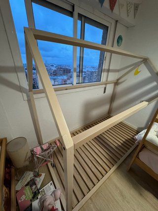 Cama Montessori Casita Madera.  COLCHON APARTE