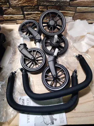 Inglesina TWIN SKETCH Passeggino gemellare fino a 36 kg