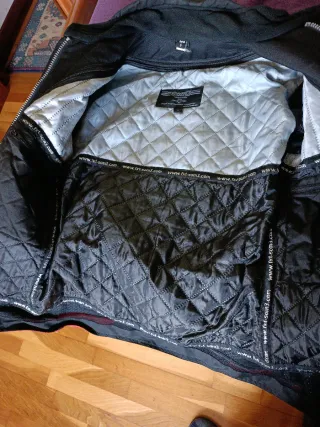 Chaqueta y pantalón de moto