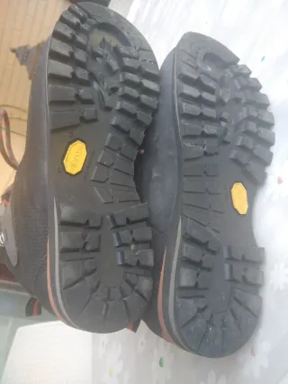 Botas de montaña Quechua Novadry