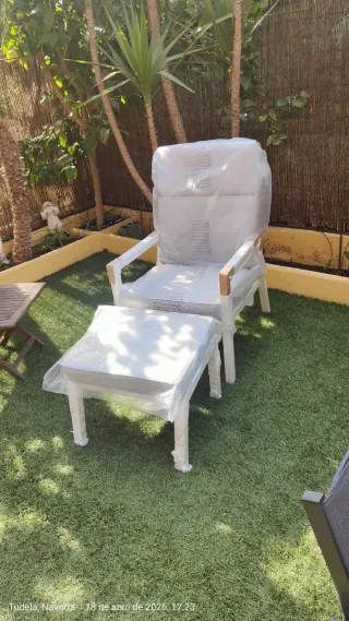 Sillón reclinable con reposapiés
