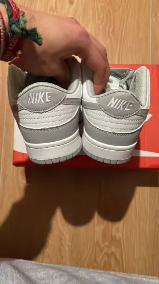 Nike Dunk Gris y Blanco