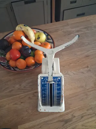 Báscula de cocina antigua Bernar