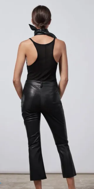 Pantalones ZARA negros efecto piel