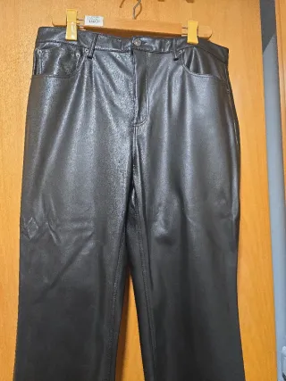 Pantalones ZARA negros efecto piel