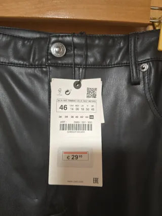 Pantalones ZARA negros efecto piel