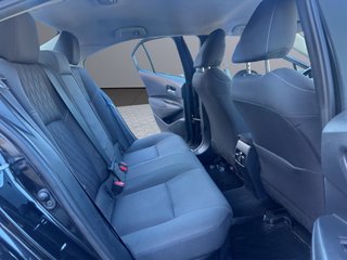 Toyota Corolla 1.8 125H BUSINESS PLUS E-CVT SEDAN