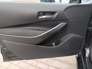 Toyota Corolla 1.8 125H BUSINESS PLUS E-CVT SEDAN