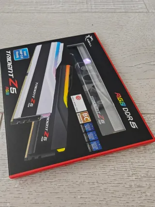 G.Skill Trident Z5 RGB DDR5 64GB 6000MHz Plata