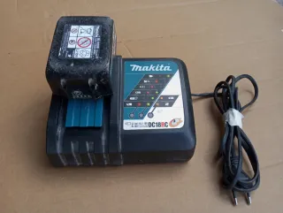 Caricabatteria Makita DC18RC + Batteria 3.0Ah 18V