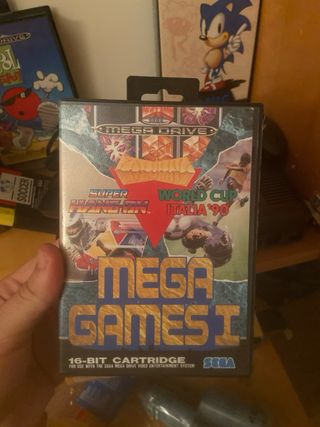 Sega Mega Drive con 2 controller e giochi