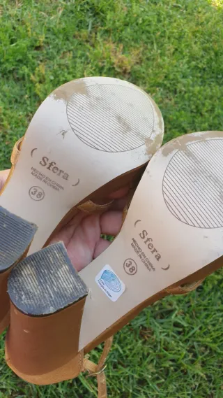 Sandalias Sfera doradas tacón