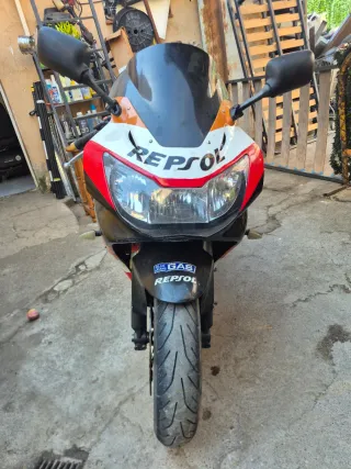 Honda CBR 900 RR Sportbike