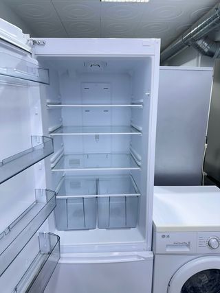 Lavadora LG y Nevera Rommer con Garantía
