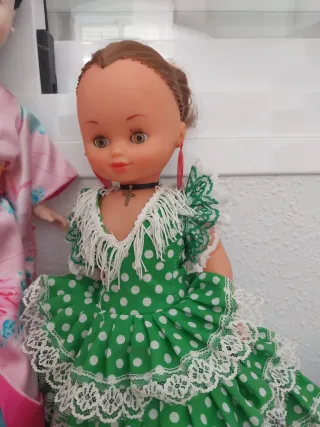 Muñeca antigua flamenca verde lunares