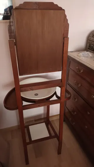 Mueble lavabo antiguo de madera