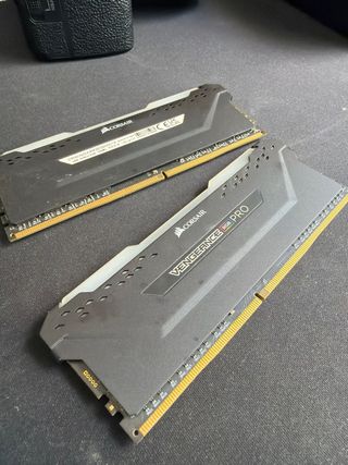 Corsair Vengeance RGB Pro DDR4 RAM 32GB