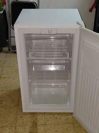 Congelador vertical enchufe sistema suizo