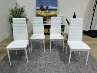 Mesa Comedor Cristal y Sillas Blancas