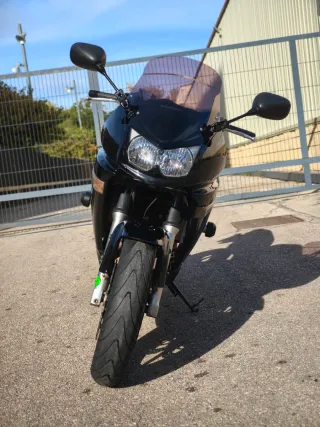 Kawasaki ER-6f Negra