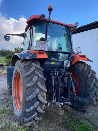 Tractor Kubota M8540