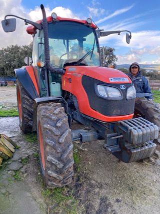 Tractor Kubota M8540
