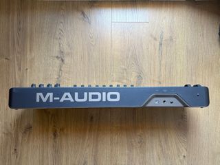 Teclado Controlador M-Audio Oxygen 49 con caja