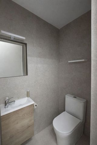 Local comercial en venta en Can Clota en Esplugues de Llobregat