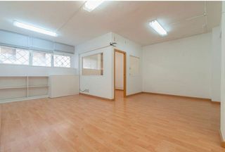 Local comercial en venta en Can Clota en Esplugues de Llobregat