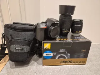 Cámara Nikon D5600 - accesorios y 2 objetivos