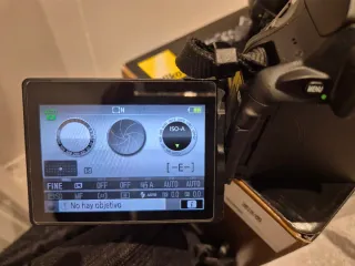 Cámara Nikon D5600 - accesorios y 2 objetivos