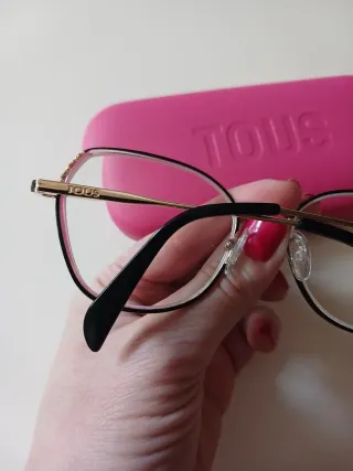Montura de gafas Tous negra y dorada