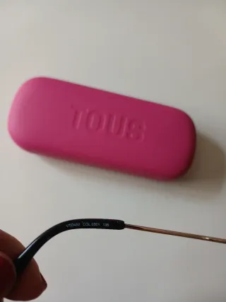 Montura de gafas Tous negra y dorada