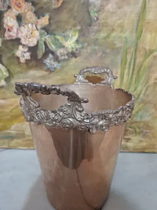 Vecchio cestello ghiaccio decorato