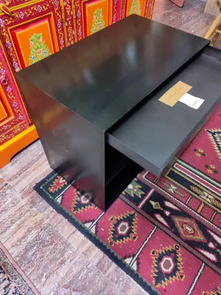 Mesilla metal negra con cajón