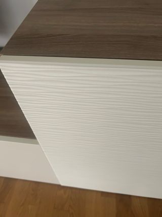 Mueble de salón modular blanco y marrón