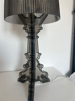 Lámpara de mesa gris transparente de metacrilato,