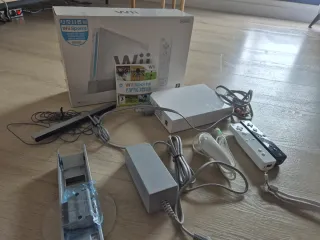 Consola Nintendo Wii + Wii Sports + 2 mandos