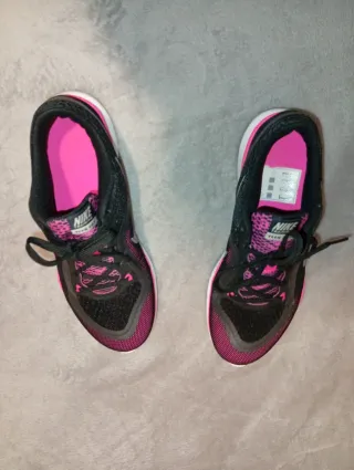 Zapatillas Nike Mujer Negro y Rosa