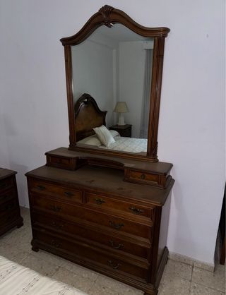 Tocador antiguo de madera