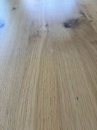 Mesa de madera y 6 sillas de ratán