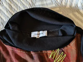 Camiseta cuello alto multicolor