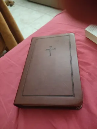 Biblia RVR 1960 Compacta Marrón Símil Piel