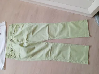 Conjunto Top Blanco y Pantalón Verde